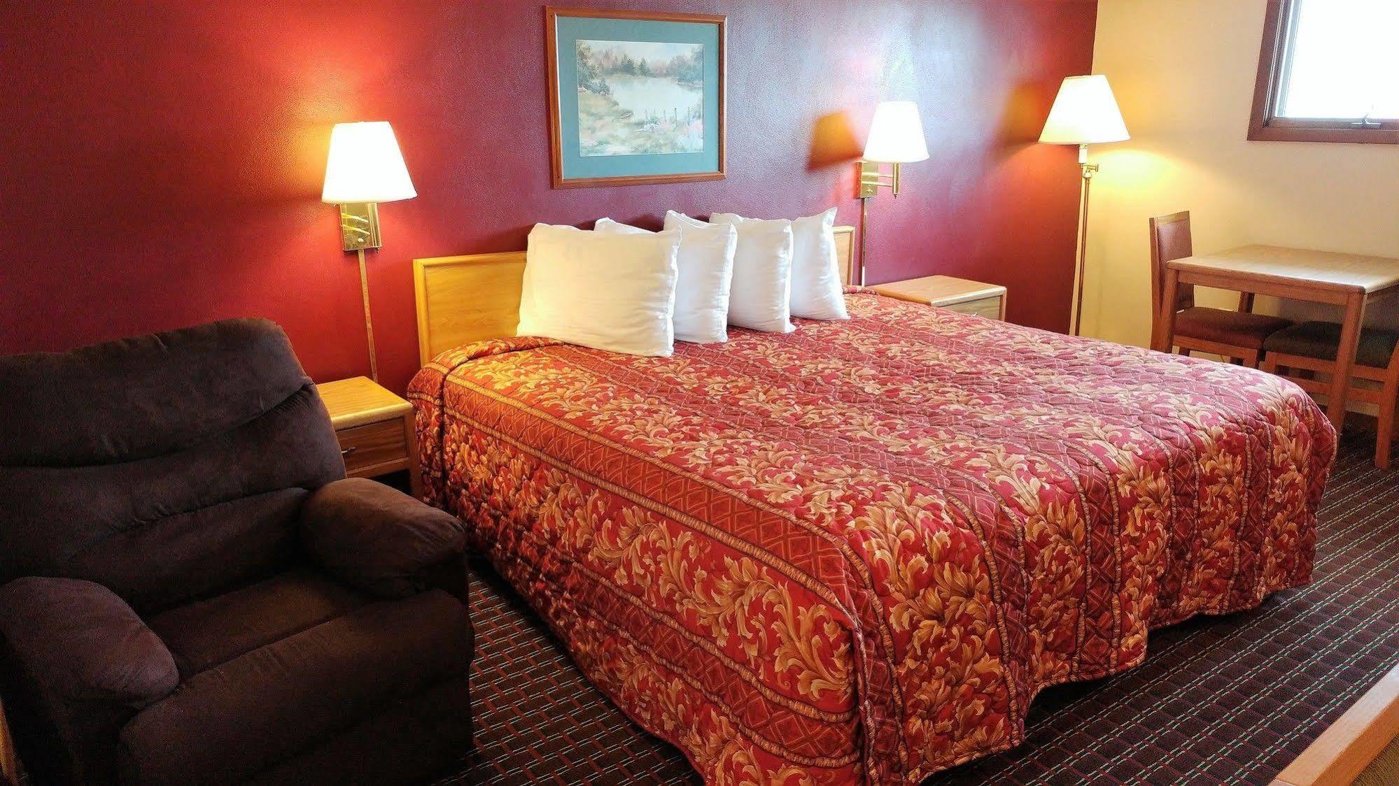 Red Carpet Inn - Windom Exterior photo