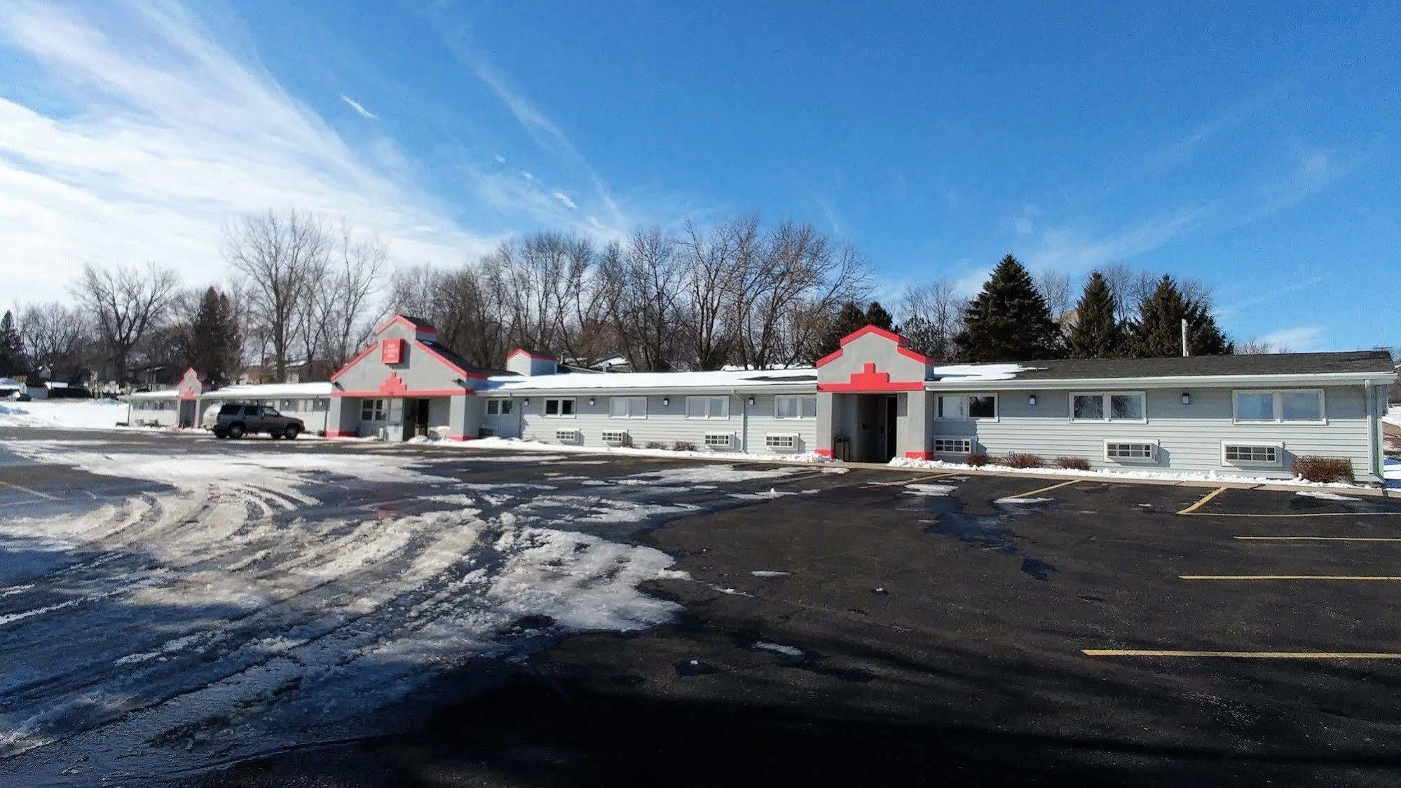 Red Carpet Inn - Windom Exterior photo